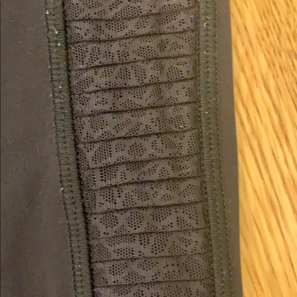 Lululemon wonder under high rise - Picture 2 of 4